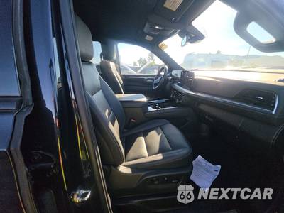 2025 Chevrolet Tahoe Z71 2Z7 - zdjęcie 8 z 31 - miniatura
