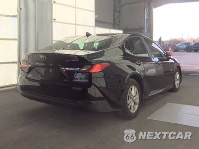 2026 Toyota Camry LE - zdjęcie 4 z 30 - miniatura