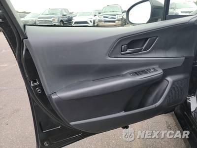 2026 Toyota Prius LE - zdjęcie 9 z 26 - miniatura
