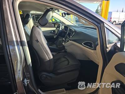 2023 Chrysler Pacifica Touring L 121.6" WB - zdjęcie 8 z 33 - miniatura