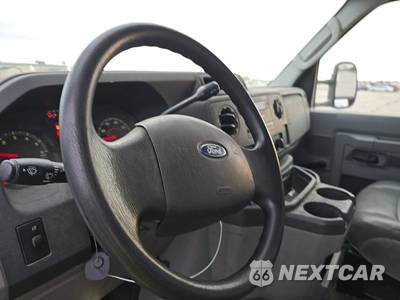 2012 Ford Super Duty E-350 Cutaway DRW - zdjęcie 10 z 32 - miniatura