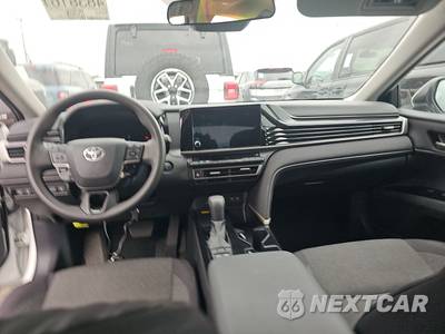 2025 Toyota Camry LE - zdjęcie 11 z 28 - miniatura