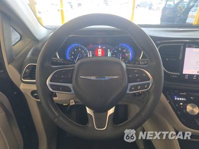 2023 Chrysler Pacifica Limited 121.6" WB - zdjęcie 10 z 39 - miniatura
