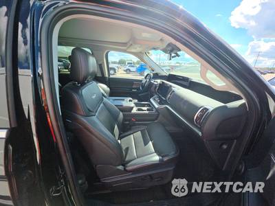 2025 Ford Expedition Platinum - zdjęcie 8 z 25 - miniatura