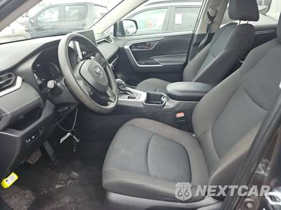 2025 Toyota RAV4 LE - zdjęcie 7 z 35 - miniatura