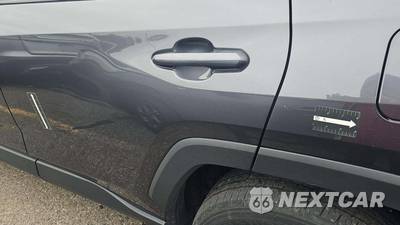 2025 Toyota RAV4 LE - zdjęcie 24 z 35 - miniatura