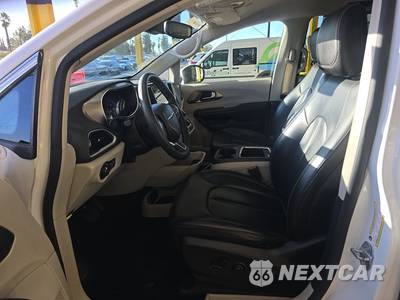 2023 Chrysler Pacifica Touring L 121.6" WB - zdjęcie 7 z 34 - miniatura