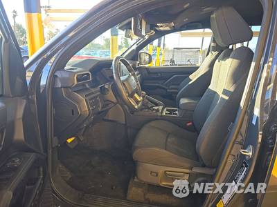 2025 Toyota 4Runner SR5 - zdjęcie 7 z 23 - miniatura