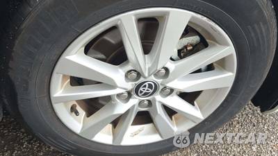 2025 Toyota Camry LE - zdjęcie 28 z 40 - miniatura