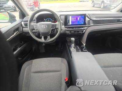 2025 Toyota Camry LE - zdjęcie 11 z 39 - miniatura