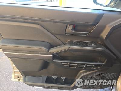 2025 Toyota 4Runner SR5 - zdjęcie 9 z 25 - miniatura
