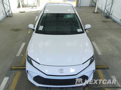 2025 Toyota Camry LE - zdjęcie 2 z 22 - miniatura