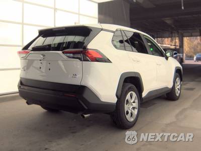 2025 Toyota RAV4 LE - zdjęcie 4 z 29 - miniatura