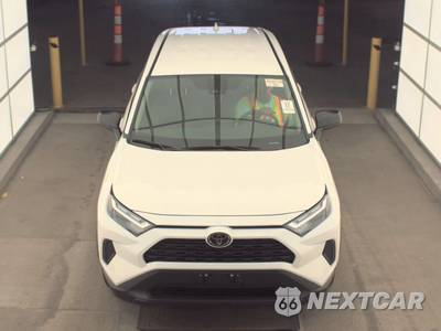 2025 Toyota RAV4 LE - zdjęcie 2 z 29 - miniatura