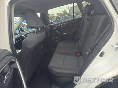 2025 Toyota RAV4 Hybrid XLE - zdjęcie 13 z 25 - miniatura