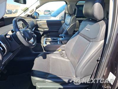 2025 Ford Expedition Platinum - zdjęcie 7 z 33 - miniatura
