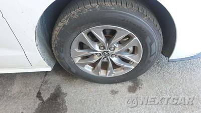 2025 Toyota Sienna LE 8-Passenger 120.5" WB - zdjęcie 21 z 29 - miniatura