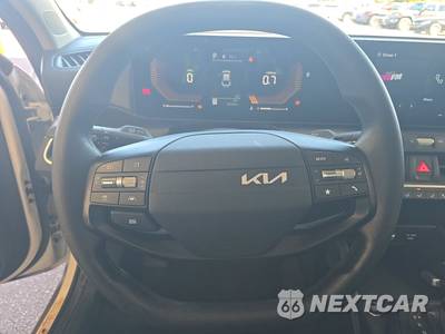 2025 Kia K4 LXS - zdjęcie 10 z 45 - miniatura