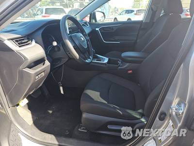 2025 Toyota RAV4 LE - zdjęcie 7 z 31 - miniatura