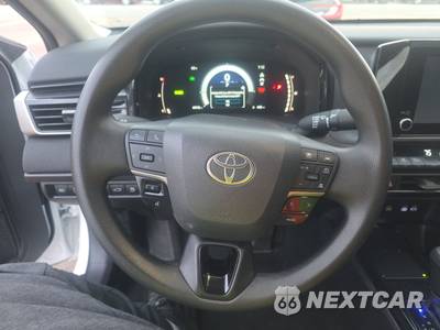 2025 Toyota Camry LE - zdjęcie 10 z 26 - miniatura