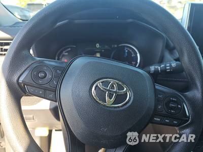 2025 Toyota RAV4 Hybrid XLE - zdjęcie 10 z 25 - miniatura