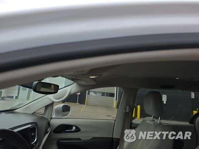 2020 Chrysler Pacifica Touring L 121.6" WB - zdjęcie 18 z 26 - miniatura
