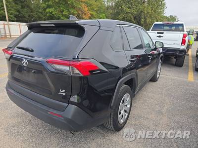 2025 Toyota RAV4 LE - zdjęcie 4 z 23 - miniatura
