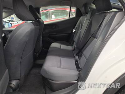 2026 Toyota Prius LE - zdjęcie 13 z 29 - miniatura