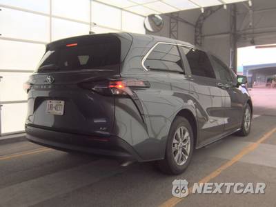 2025 Toyota Sienna LE 8-Passenger 120.5" WB - zdjęcie 4 z 34 - miniatura