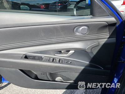 2025 Hyundai Elantra Limited - zdjęcie 9 z 38 - miniatura
