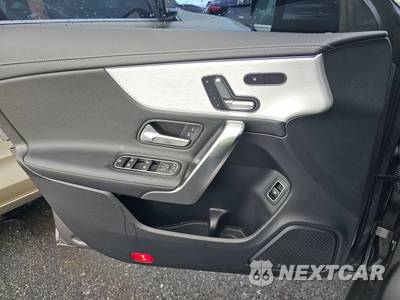 2021 Mercedes-Benz CLA 250 4MATIC - zdjęcie 9 z 32 - miniatura