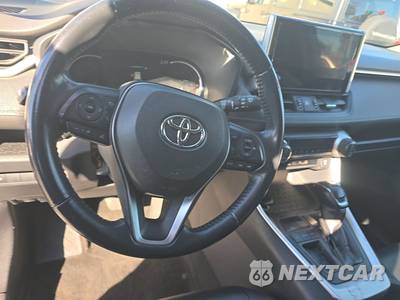 2023 Toyota RAV4 XLE Premium - zdjęcie 10 z 23 - miniatura