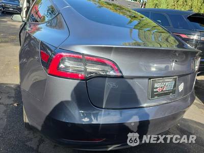 2022 Tesla Model 3 Standard Range - zdjęcie 5 z 21 - miniatura