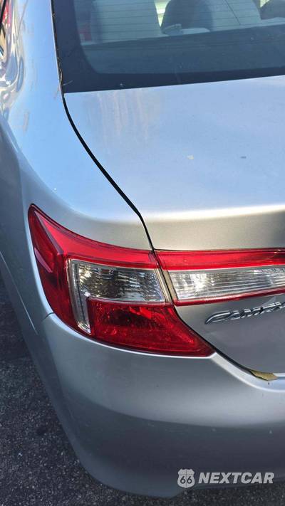 2014 Toyota Camry LE - zdjęcie 40 z 47 - miniatura