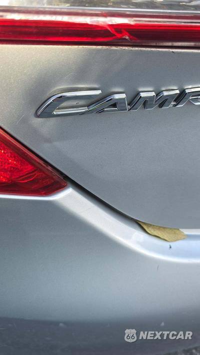 2014 Toyota Camry LE - zdjęcie 34 z 47 - miniatura