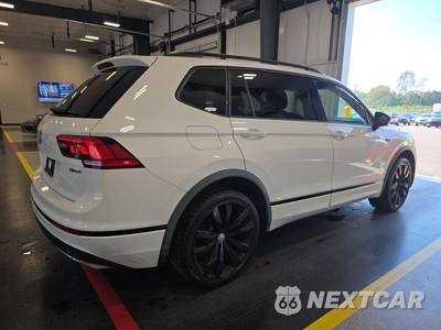 2021 Volkswagen Tiguan SE R-Line Black - zdjęcie 4 z 23 - miniatura