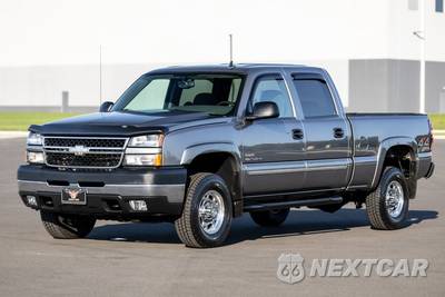 2006 Chevrolet Silverado 2500HD LT Crew Cab Medium Bed 1LT - zdjęcie 9 z 50 - miniatura