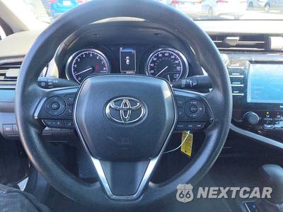 2020 Toyota Camry LE - zdjęcie 10 z 39 - miniatura