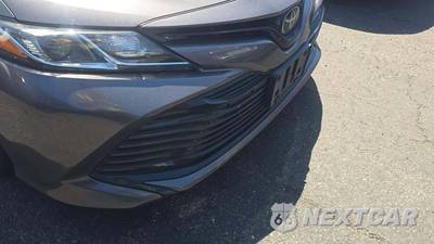 2020 Toyota Camry LE - zdjęcie 35 z 39 - miniatura