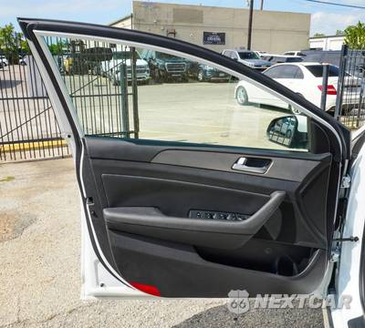 2017 Hyundai Sonata Sport 2.0T w/Black Interior - zdjęcie 12 z 41 - miniatura