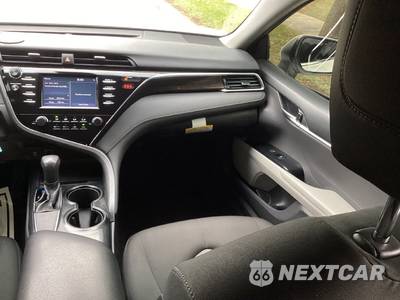 2018 Toyota Camry LE - zdjęcie 13 z 17 - miniatura
