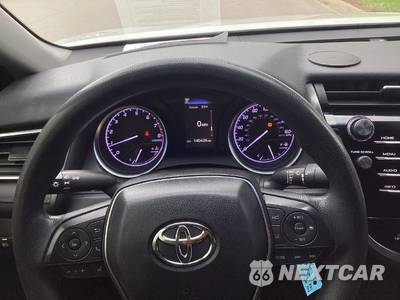 2018 Toyota Camry LE - zdjęcie 16 z 17 - miniatura