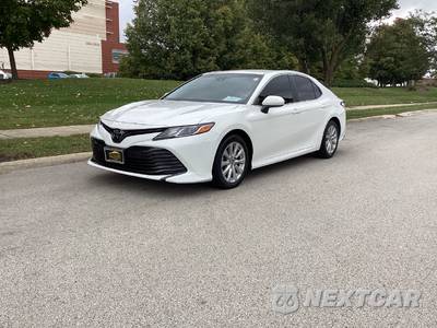 2018 Toyota Camry LE - zdjęcie 1 z 17 - miniatura