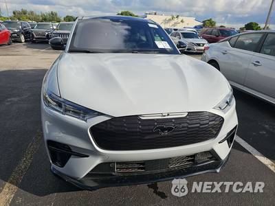 2023 Ford Mustang Mach-E GT - zdjęcie 2 z 22 - miniatura