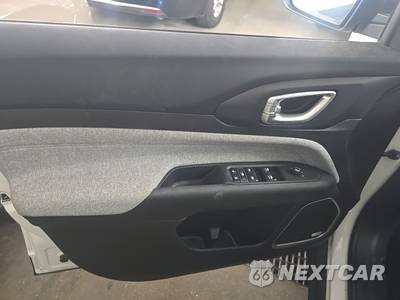2023 Jeep Compass Latitude Lux - zdjęcie 9 z 19 - miniatura