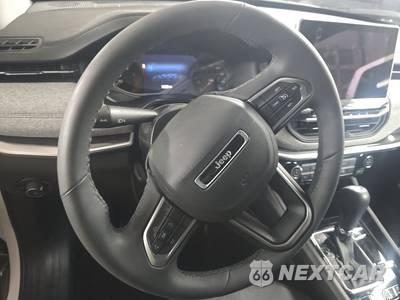 2023 Jeep Compass Latitude Lux - zdjęcie 10 z 19 - miniatura