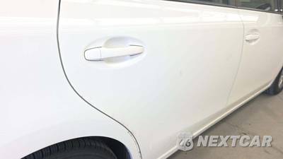 2017 Toyota Prius v Two - zdjęcie 33 z 39 - miniatura