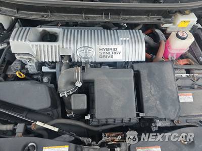 2017 Toyota Prius v Two - zdjęcie 15 z 39 - miniatura