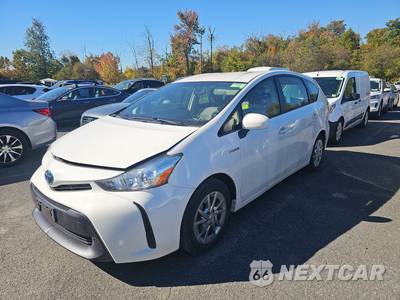 2017 Toyota Prius v Two - zdjęcie 1 z 36 - miniatura