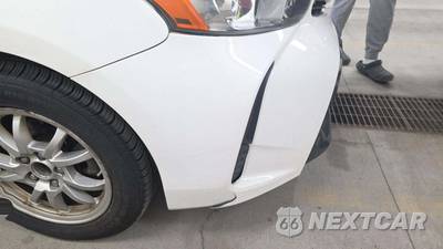 2017 Toyota Prius v Two - zdjęcie 31 z 36 - miniatura